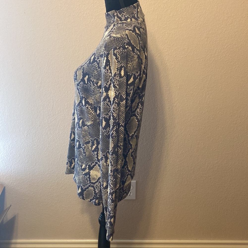 Snake Skin High Neck Long Sleeve Top Soft - Picture 2 of 7